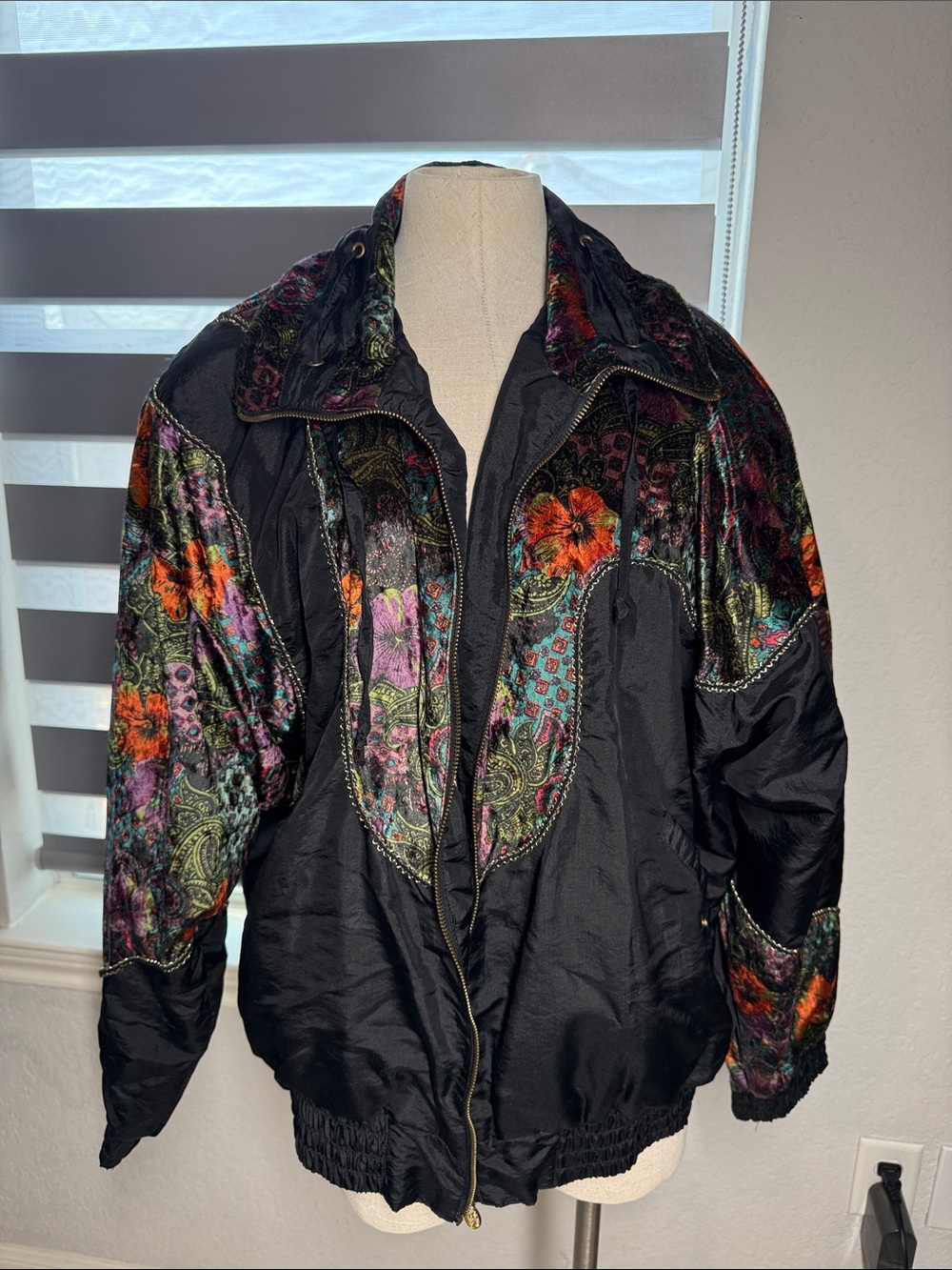 Vintage Lavon 80’s windbreaker jacket